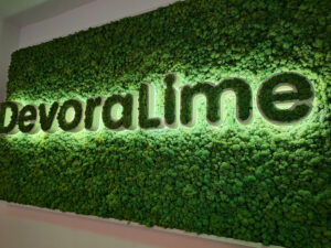 DevoraLime irodai dekor - világítós logóval