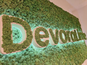 DevoraLime irodai dekor - világítós logóval