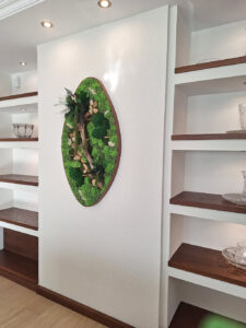 Inárcsa, családi ház - tartósított zöldfal