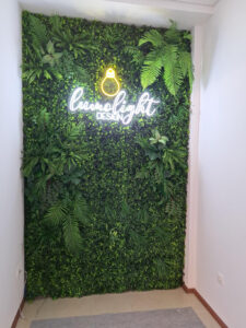 Lumolight, bemutatóterem - műnövényfal