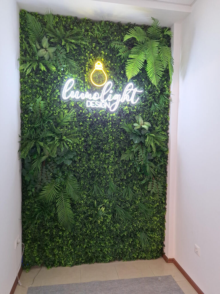 Lumolight, bemutatóterem - műnövényfal